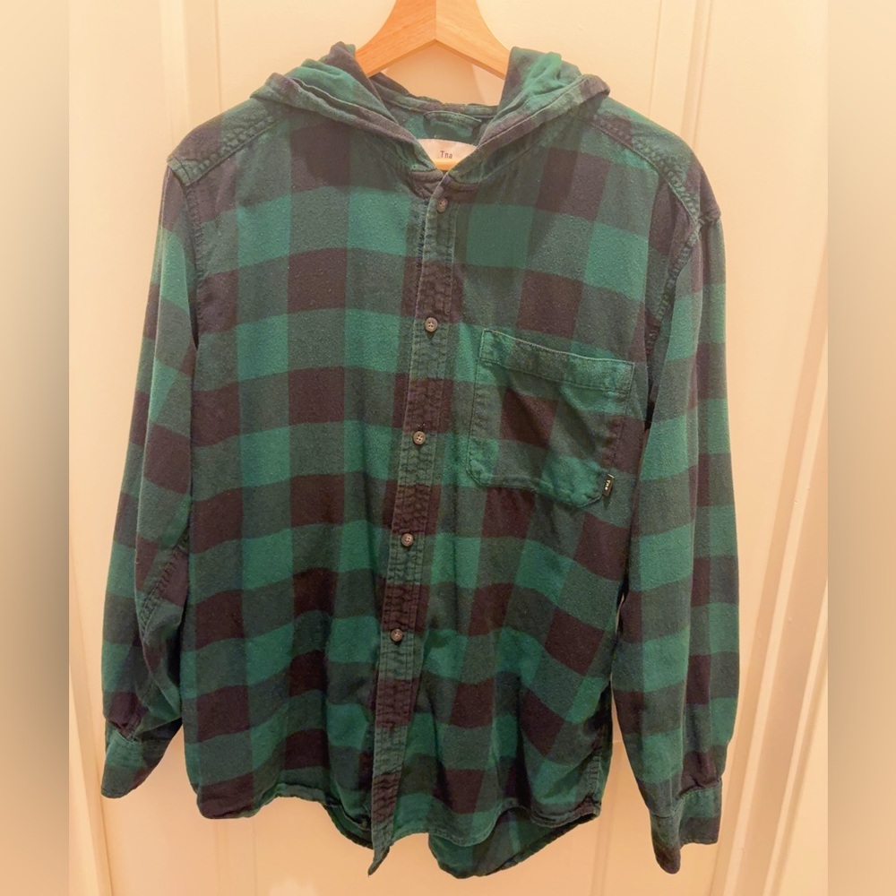 ARITIZA TNA women’s plaid botton down shirt size M